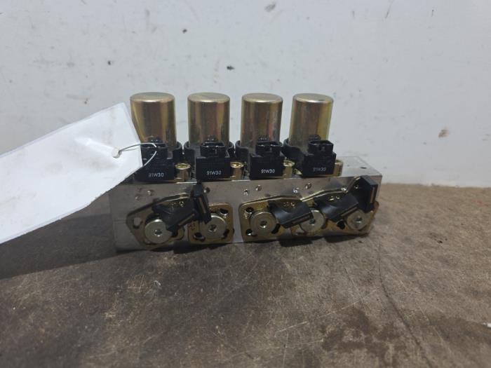 Hydraulic valve unit Mercedes SL