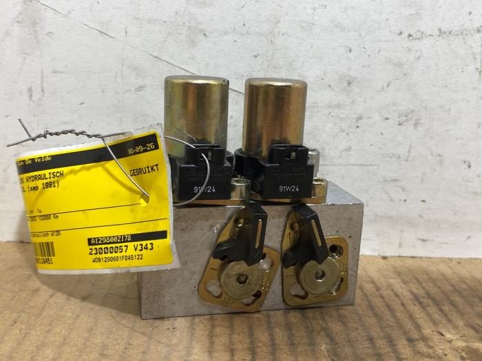 Hydraulic valve unit Mercedes SL