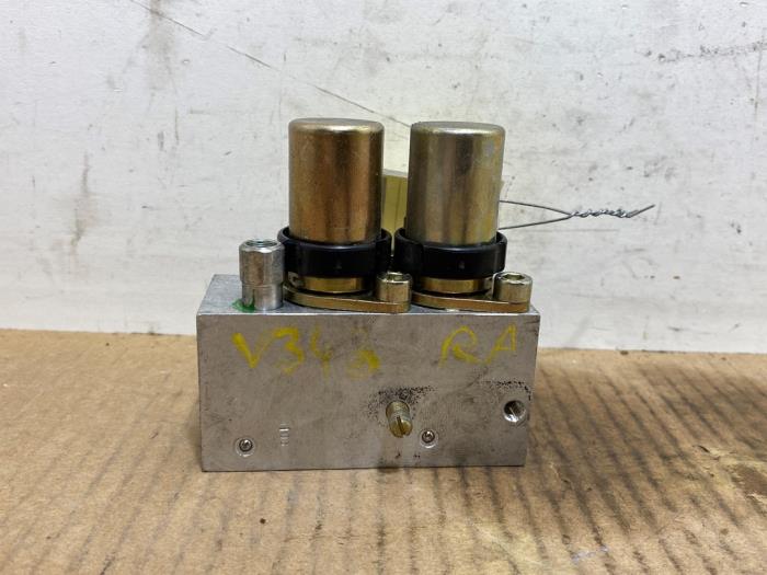 Hydraulic valve unit Mercedes SL