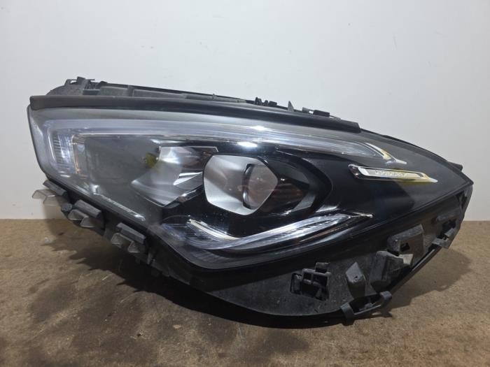 Phare gauche Mercedes CLA