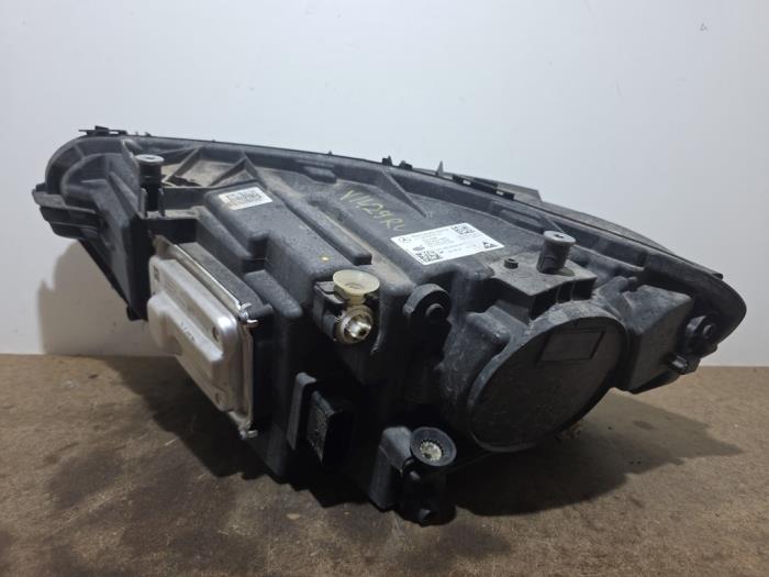 Faro derecha Mercedes CLA
