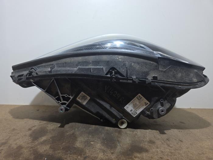 Faro derecha Mercedes CLA