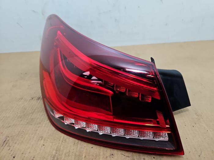 Feu arrière gauche Mercedes CLA