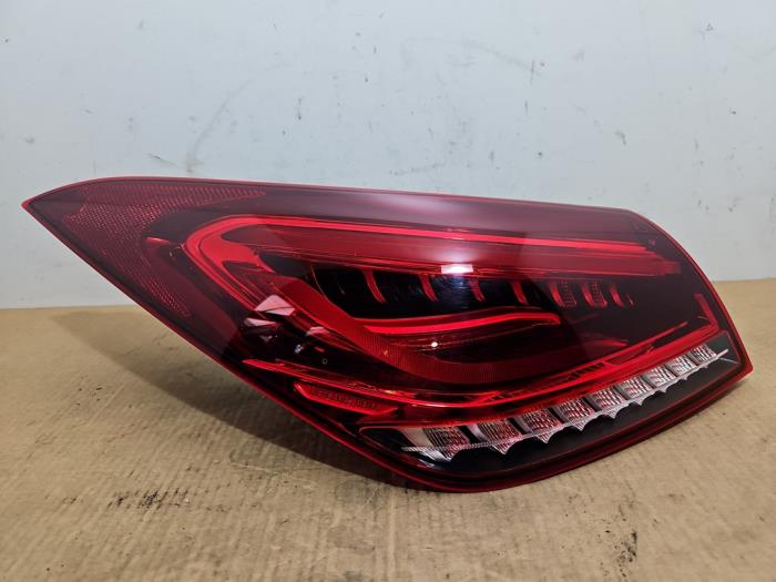 Feu arrière gauche Mercedes CLA