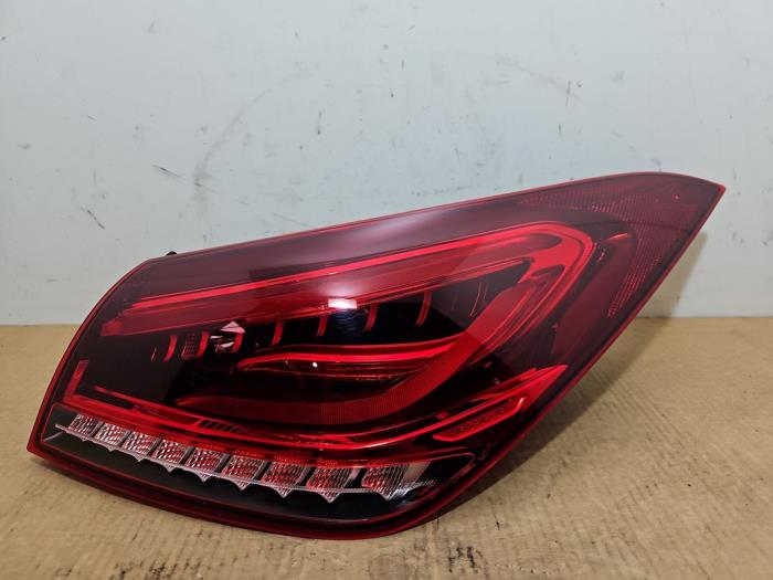 Feu arrière droit Mercedes CLA