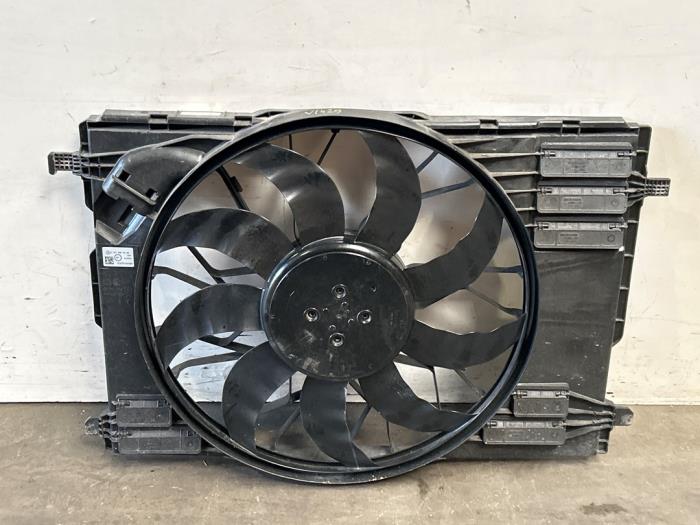 Ventilateur de refroidissement moteur Mercedes CLA