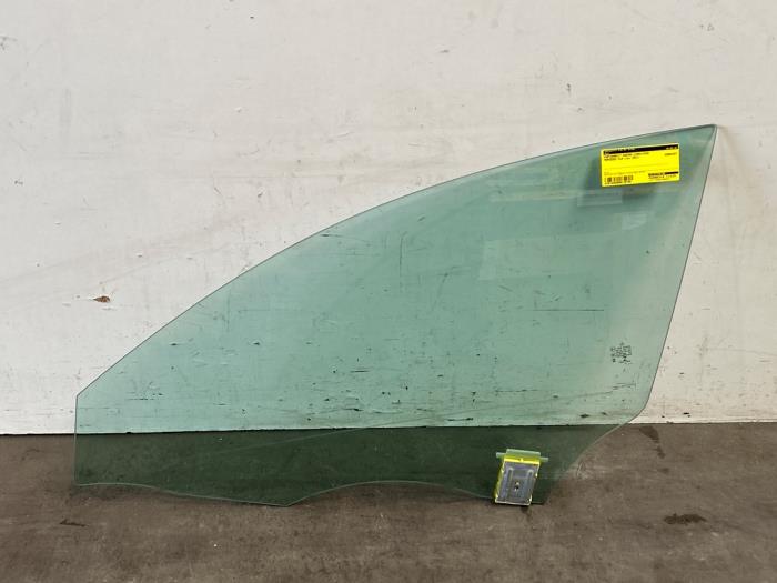 Vitre portière 4portes avant gauche Mercedes CLA