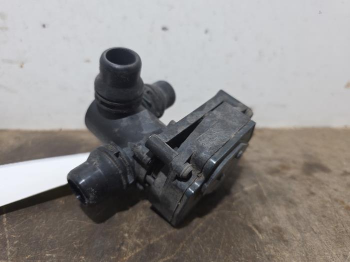 Robinet chauffage électrique Mercedes CLA