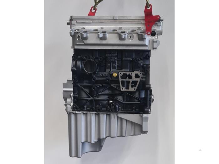 Motor van een Volkswagen Crafter 2.0 TDI 2015