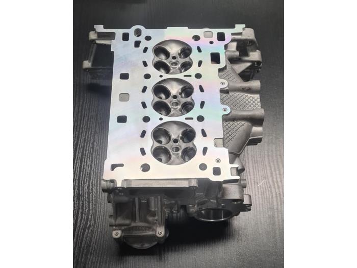 Cilinderkop van een Ford B-Max (JK8) 1.0 EcoBoost 12V 100 2017