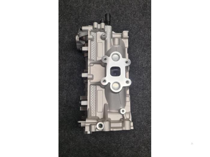 Cilinderkop van een Ford EcoSport (JK8) 1.0 EcoBoost 12V 125 2015