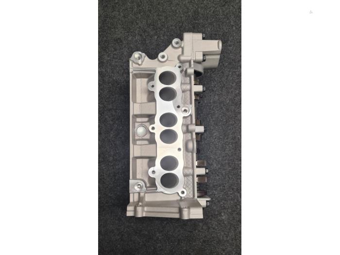 Cilinderkop van een Ford EcoSport (JK8) 1.0 EcoBoost 12V 125 2015