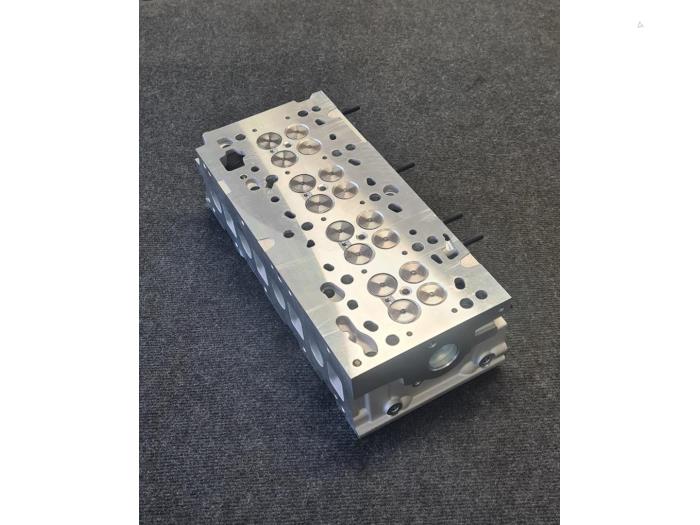 Cilinderkop van een Volkswagen Crafter (SY) 2.0 TDI 4Motion 2022