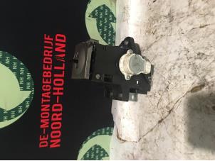 Gebruikte Pook Toyota Prius Prijs € 35,00 Margeregeling aangeboden door Demontagebedrijf Noord-Holland