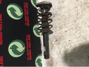Gebruikte Schokdemper links-voor BMW X3 Prijs € 50,00 Margeregeling aangeboden door Demontagebedrijf Noord-Holland