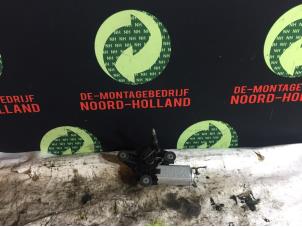 Gebruikte Motor Ruitenwisser achter Fiat 500X Prijs € 50,00 Margeregeling aangeboden door Demontagebedrijf Noord-Holland