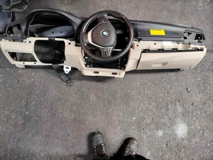 Airbag set + dashboard van een BMW 5-Serie 2015