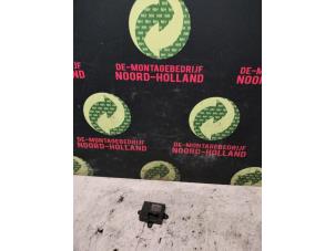 Gebruikte Centrale Deurvergrendelings Module Landrover Evoque Prijs € 30,00 Margeregeling aangeboden door Demontagebedrijf Noord-Holland