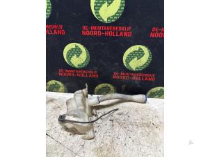 Gebruikte Ruitensproeier voor Peugeot Partner Prijs € 30,00 Margeregeling aangeboden door Demontagebedrijf Noord-Holland