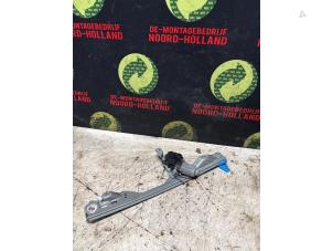 Gebruikte Raammechaniek 4Deurs rechts-voor Renault Modus Prijs € 40,00 Margeregeling aangeboden door Demontagebedrijf Noord-Holland