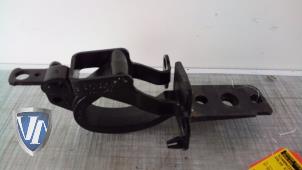 Gebruikte Achterklep Scharnier Volvo V70 (BW) 2.4 D 20V Prijs € 24,14 Inclusief btw aangeboden door Vollux Carparts B.V.