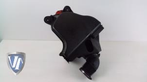 Gebruikte Luchtfilterhuis BMW 3 serie Touring (E91) 318i 16V Prijs € 54,45 Inclusief btw aangeboden door Vollux Carparts B.V.