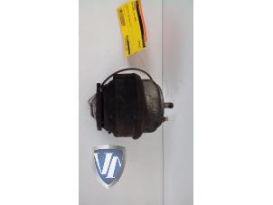 Gebruikte Motorrubber Volvo XC90 I 2.4 D5 20V Prijs € 30,25 Inclusief btw aangeboden door Vollux Carparts B.V.