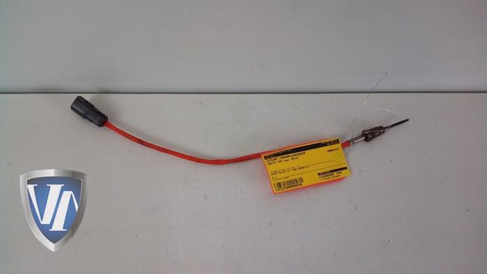 Uitlaat temperatuursensor van een Volvo V40 (MV) 1.6 D2 2013