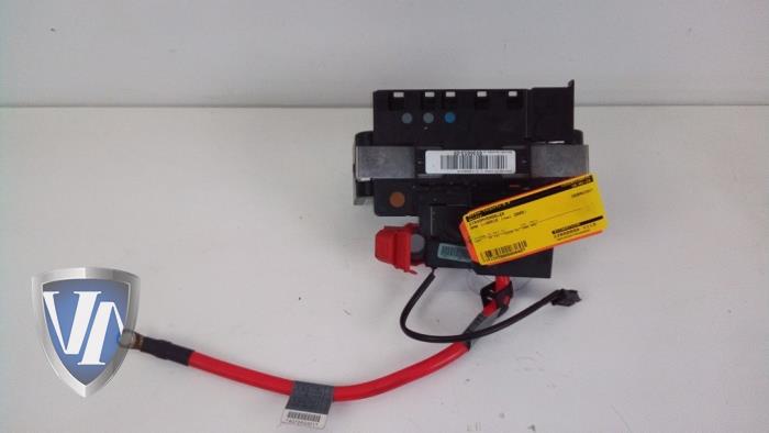 Gebruikte Stroomverdeler BMW 1 serie (E87/87N) 120d 16V Prijs € 42,35 Inclusief btw aangeboden door Vollux Carparts B.V.