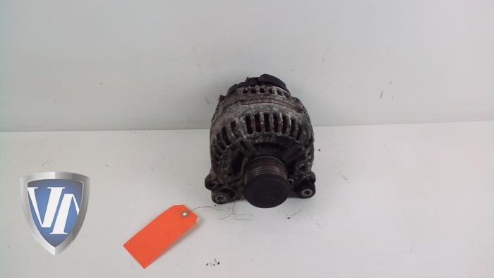 Gebruikte Dynamo Audi A4 (B7) 2.0 TDI 16V Prijs € 60,50 Inclusief btw aangeboden door Vollux Carparts B.V.