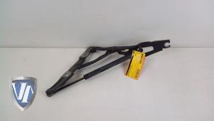 Gebruikte Achterklep Scharnier BMW 3 serie (E90) 318i 16V Prijs op aanvraag aangeboden door Vollux Carparts B.V.