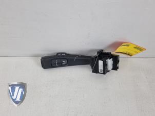 Gebruikte Pinker links Volvo V40 (MV) 2.0 D3 20V Prijs € 26,49 Inclusief btw aangeboden door Vollux Carparts B.V.