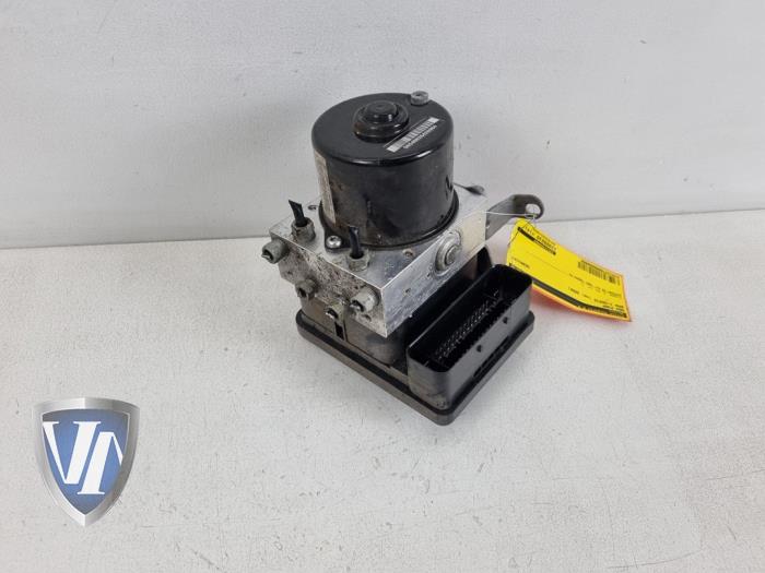 Gebruikte ABS Pomp BMW 1 serie (E81) 118d 16V Prijs € 60,50 Inclusief btw aangeboden door Vollux Carparts B.V.