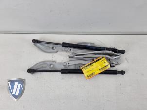 Gebruikte Achterklep Scharnier BMW 3 serie (E90) 318i 16V Prijs € 60,50 Inclusief btw aangeboden door Vollux Carparts B.V.