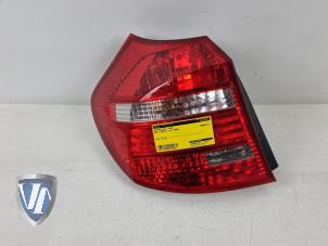 Gebruikte Achterlicht links BMW 1 serie (E81) 116d 16V Prijs € 48,40 Inclusief btw aangeboden door Vollux Carparts B.V.