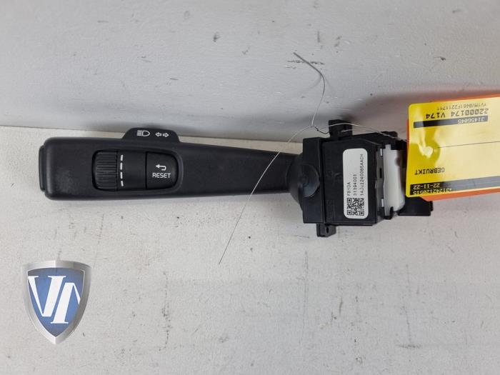 Gebruikte Pinker links Volvo V40 (MV) 1.6 D2 Prijs € 21,18 Inclusief btw aangeboden door Vollux Carparts B.V.