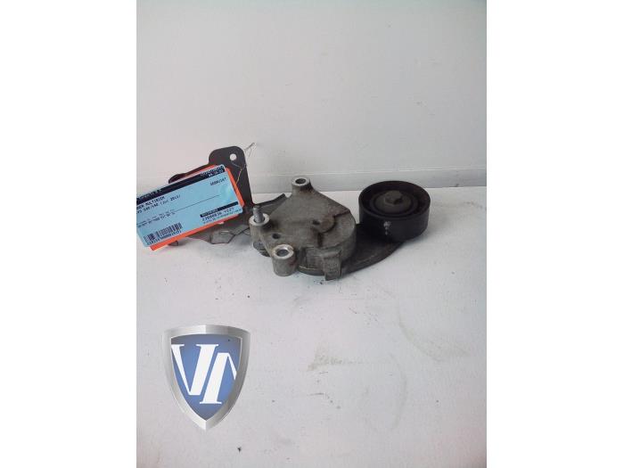 Gebruikte Spanner multiriem Volvo V40 (MV) 1.6 D2 Prijs € 24,20 Inclusief btw aangeboden door Vollux Carparts B.V.