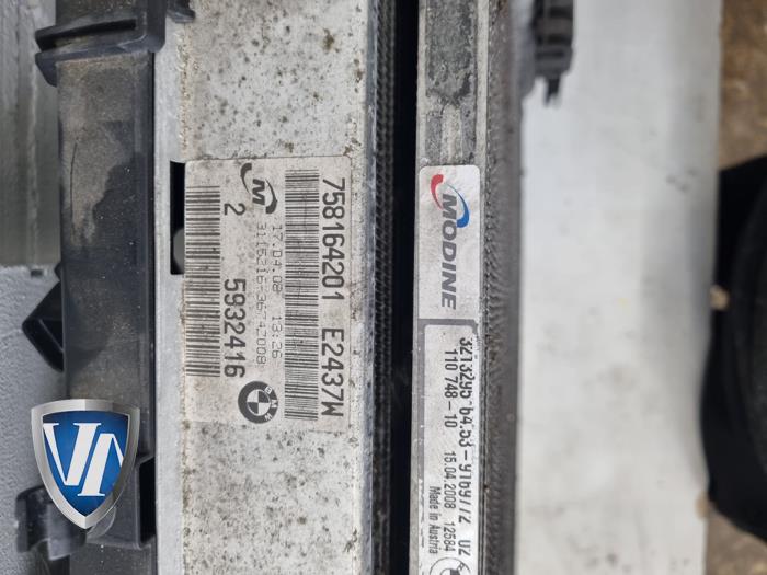 Radiateur van een BMW 1 serie (E81) 116i 1.6 16V 2008
