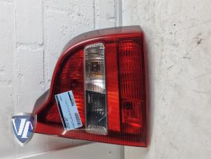 Gebruikte Achterlicht rechts Volvo S80 (TR/TS) 2.4 20V 140 Prijs € 36,30 Inclusief btw aangeboden door Vollux Carparts B.V.