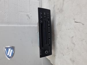 Gebruikte Radio CD Speler BMW 1-Serie Prijs € 40,00 Margeregeling aangeboden door Vollux Carparts B.V.