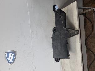 Gebruikte Luchtfilterhuis BMW 1 serie (F20) 116d 1.6 16V Efficient Dynamics Prijs € 60,50 Inclusief btw aangeboden door Vollux Carparts B.V.