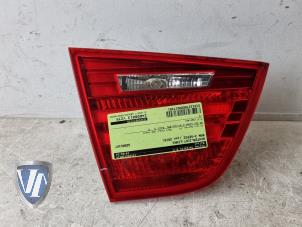 Gebruikte Achterlicht links BMW 3 serie Touring (E91) 320i 16V Prijs € 48,40 Inclusief btw aangeboden door Vollux Carparts B.V.