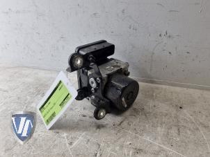 Gebruikte ABS Pomp Volvo V70 (BW) 2.0 D 16V Prijs € 99,99 Margeregeling aangeboden door Vollux Carparts B.V.