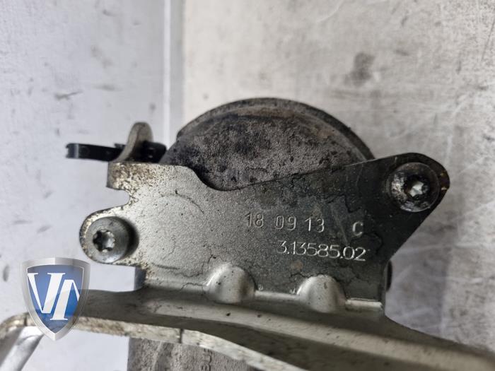 Gebruikte EGR Klep Volvo V40 (MV) 1.6 D2 Prijs € 99,00 Margeregeling aangeboden door Vollux Carparts B.V.