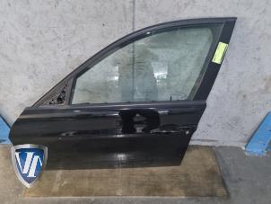 Gebruikte Deur 4Deurs links-voor BMW 3 serie (E90) 320i 16V Prijs € 121,00 Inclusief btw aangeboden door Vollux Carparts B.V.