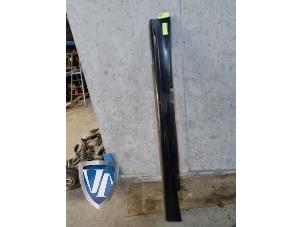 Gebruikte Sideskirt rechts BMW 1 serie (E87/87N) 120i 16V Prijs € 60,50 Inclusief btw aangeboden door Vollux Carparts B.V.