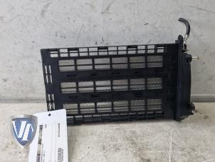 Gebruikte Element Kachelverwarming BMW 1 serie (F20) 118d 2.0 16V Prijs € 40,00 Margeregeling aangeboden door Vollux Carparts B.V.