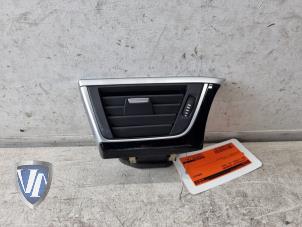 Gebruikte Luchtrooster Dashboard BMW 3 serie (F30) 320i 2.0 16V Prijs € 36,30 Inclusief btw aangeboden door Vollux Carparts B.V.