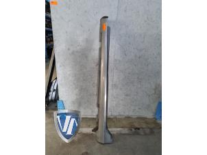 Gebruikte Sideskirt links Volvo V60 I (FW/GW) 2.0 D4 16V Prijs € 78,65 Inclusief btw aangeboden door Vollux Carparts B.V.