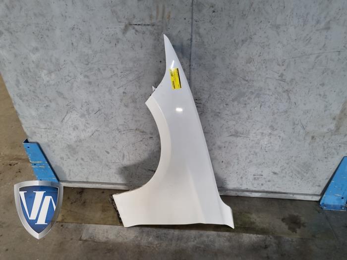 Spatbord links-voor van een BMW 1 serie (F20) 116i 1.6 16V 2014